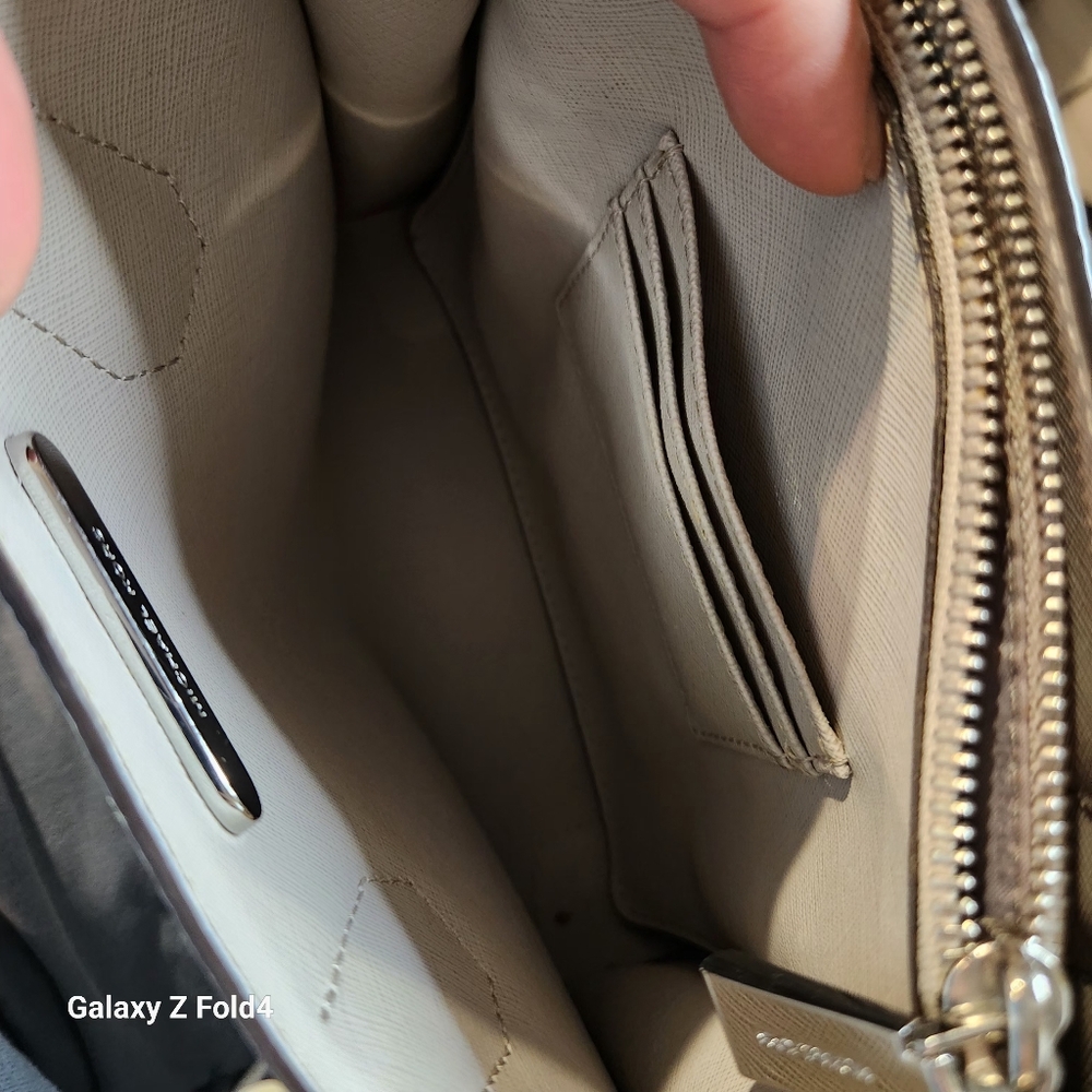 Michael Kors Mercer Pebbled Leather Hand Bag - Picture 5 of 13